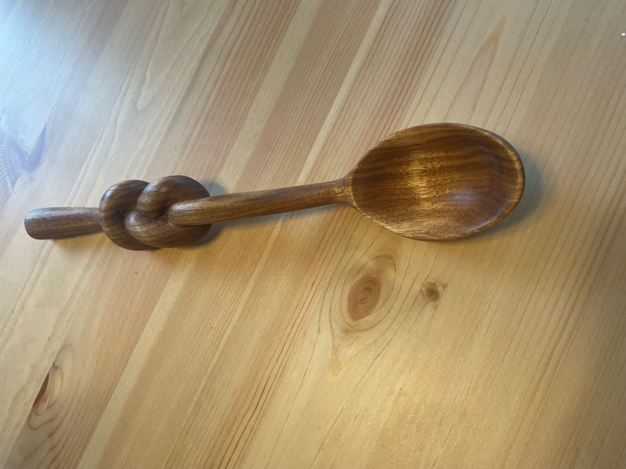 photo of finished knotted spoon